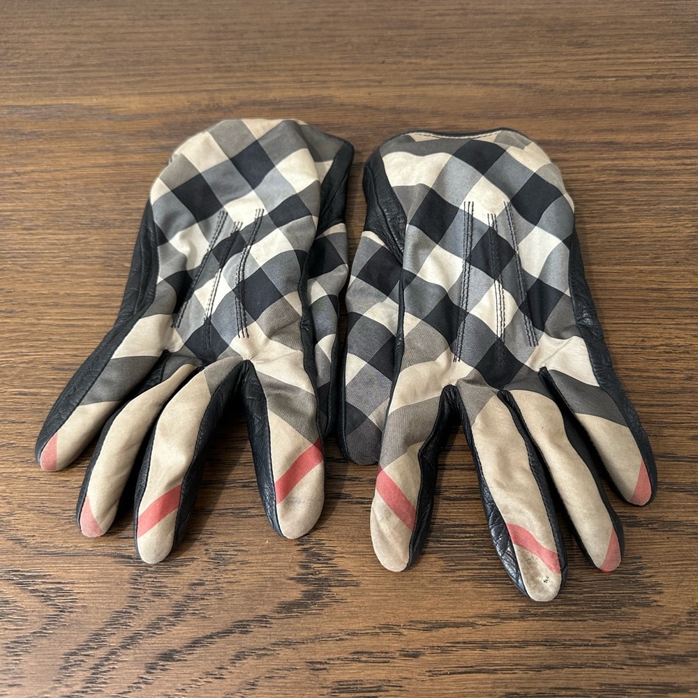 Burberry Women's Cashmere-Lined Leather Gloves (Size 8)